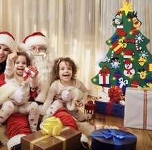 Load image into Gallery viewer, Wall Xmas Tree, Children&#39;s Felt Christmas Tree, DIY Felt Christmas Tree 27PCS